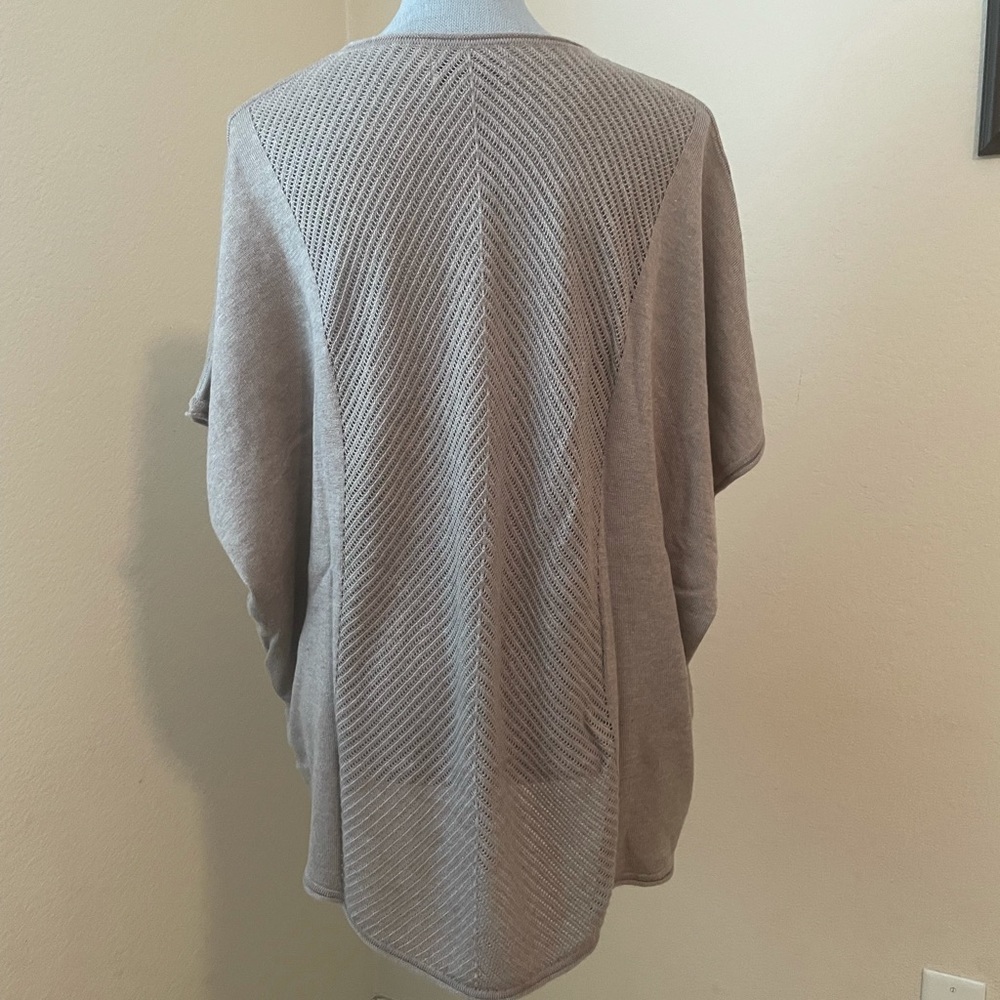 Sweater - Picture 2 of 6